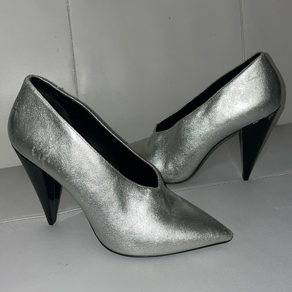 Rare silver leather Stella Luna v cut booties heels 38